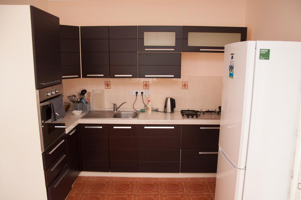 Almaty Backpackers Hostel Ngoại thất bức ảnh
