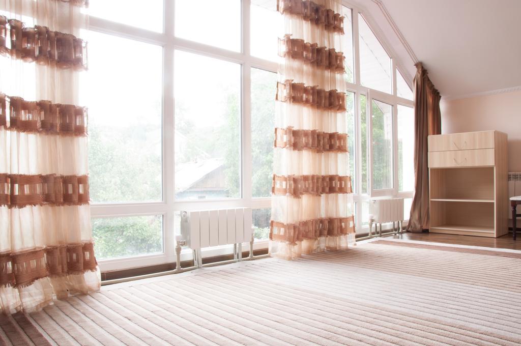 Almaty Backpackers Hostel Ngoại thất bức ảnh