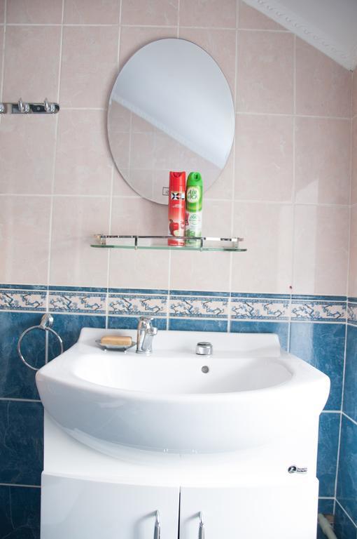 Almaty Backpackers Hostel Ngoại thất bức ảnh