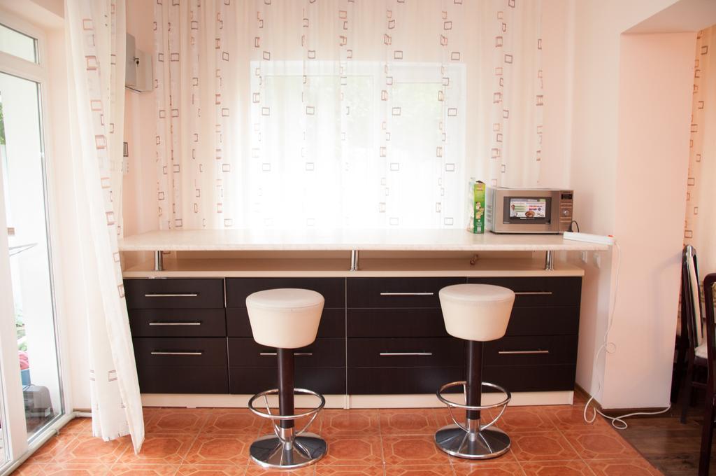 Almaty Backpackers Hostel Ngoại thất bức ảnh
