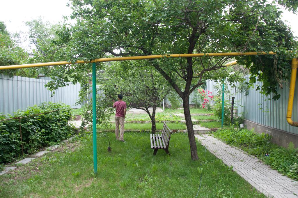 Almaty Backpackers Hostel Ngoại thất bức ảnh