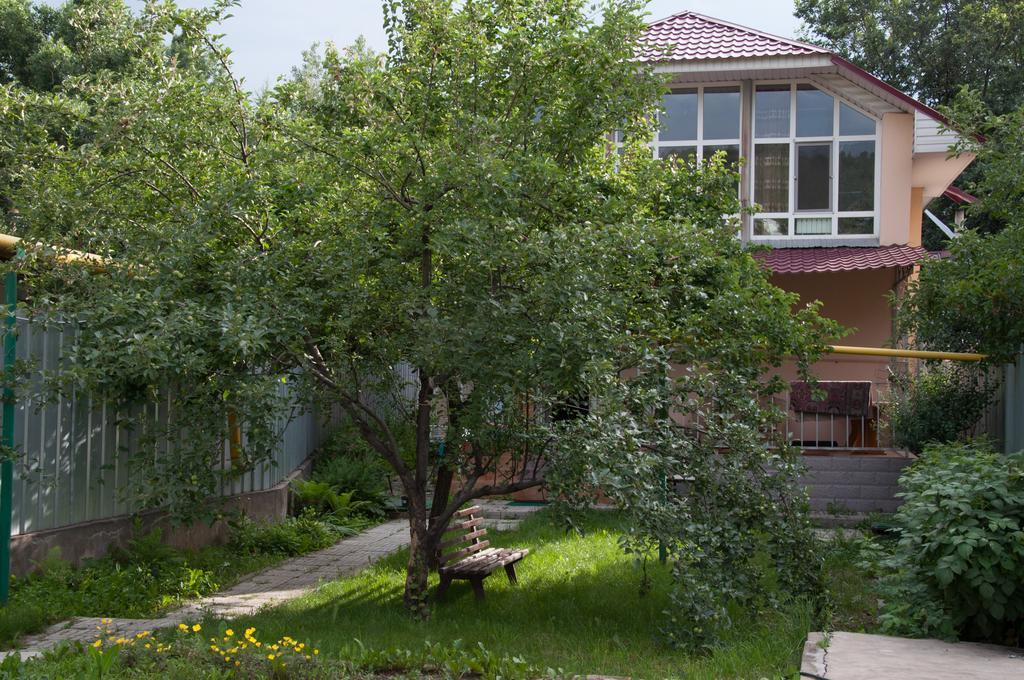 Almaty Backpackers Hostel Ngoại thất bức ảnh