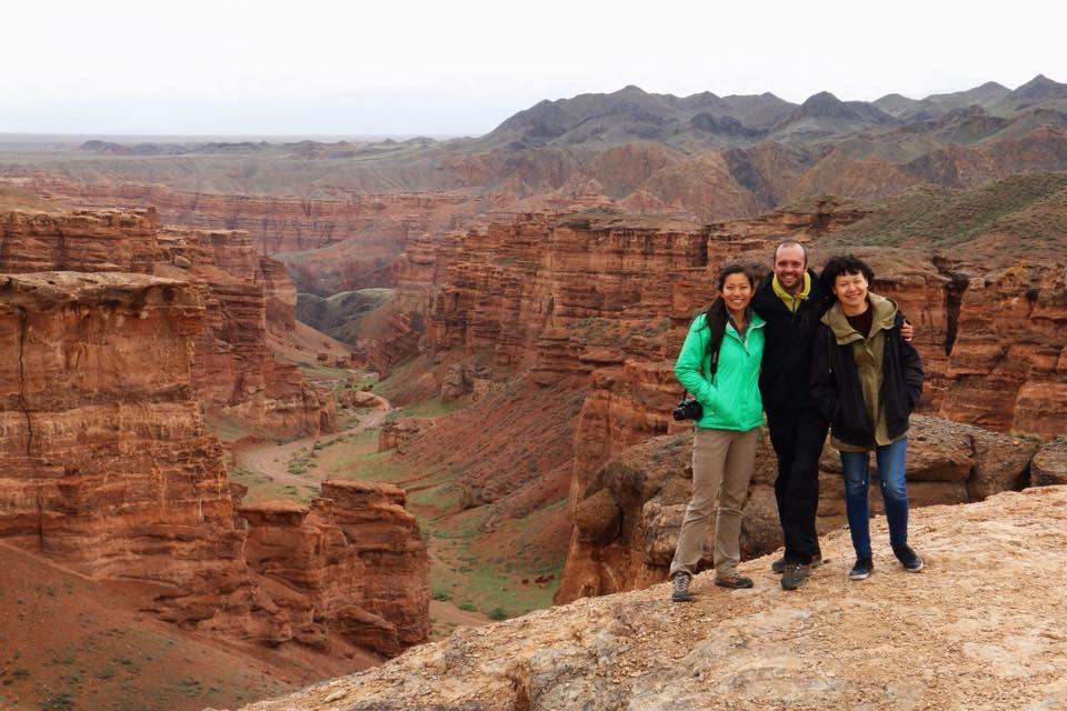 Almaty Backpackers Hostel Ngoại thất bức ảnh