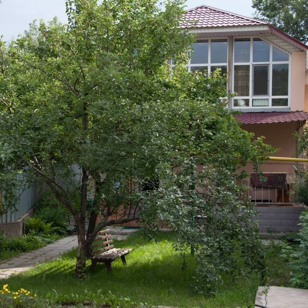 Almaty Backpackers Hostel Ngoại thất bức ảnh